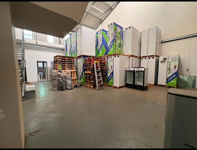 251M² WAREHOUSE TO LET IN HENNOPSPARK